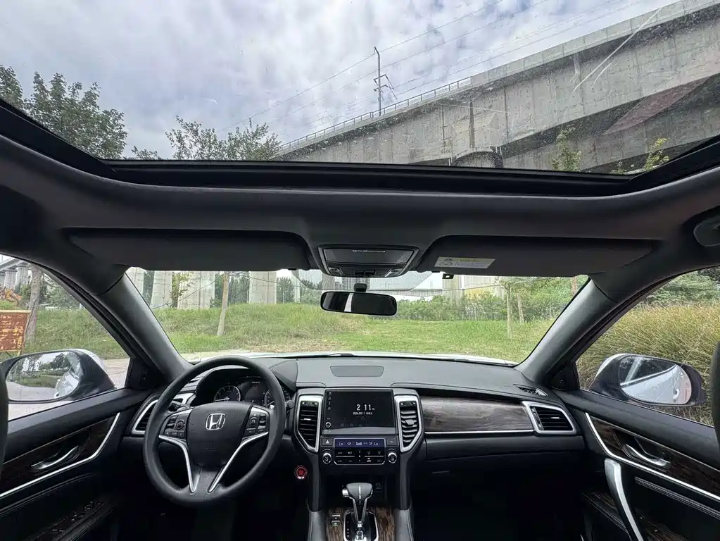 Honda UR-V — миниатюра 6