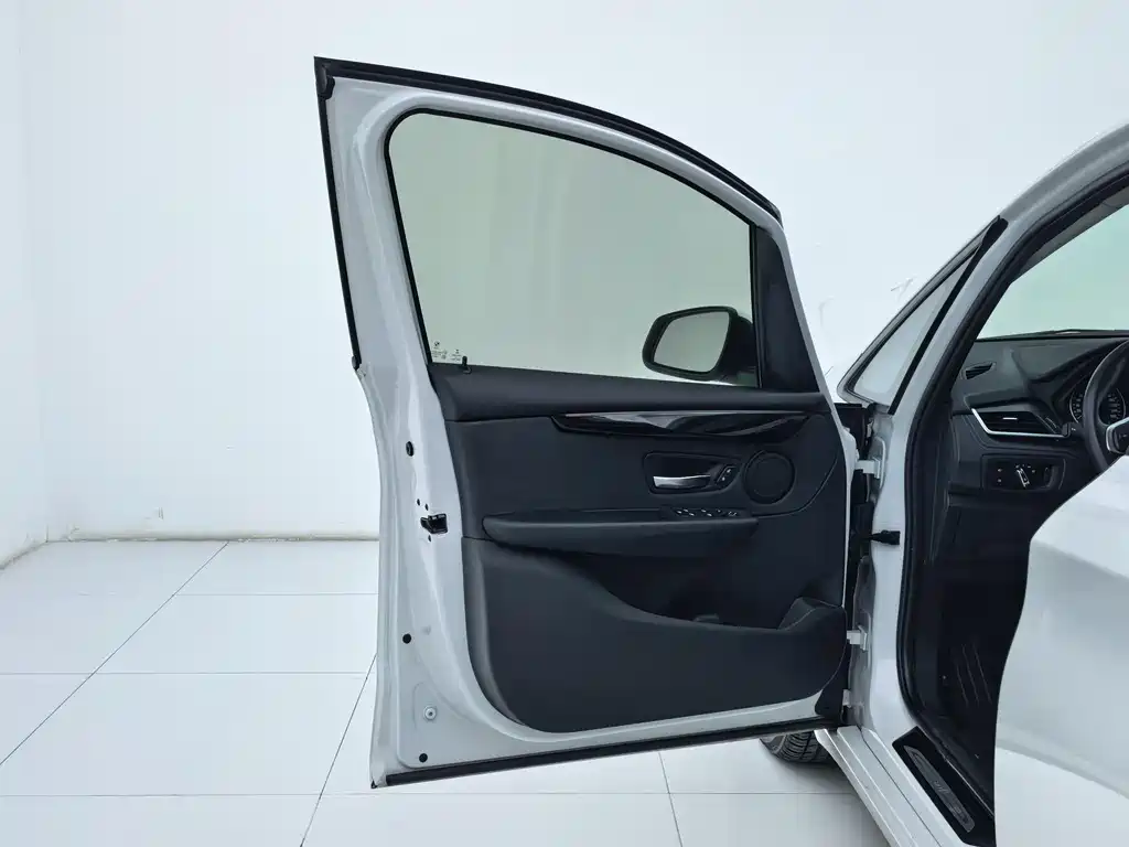 BMW 2 SERIES STATION WAGON