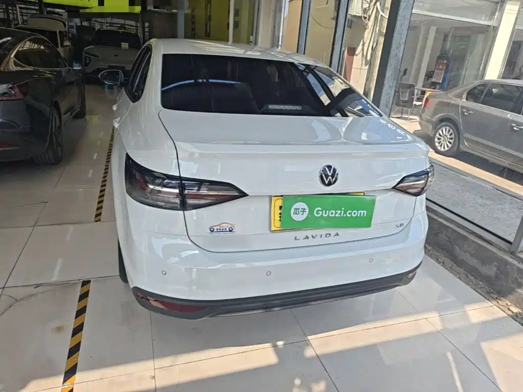 Volkswagen Lavida — миниатюра 6