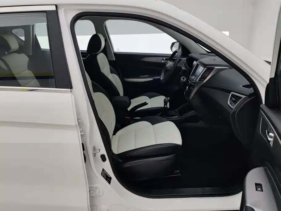 Changan CS35 — миниатюра 8