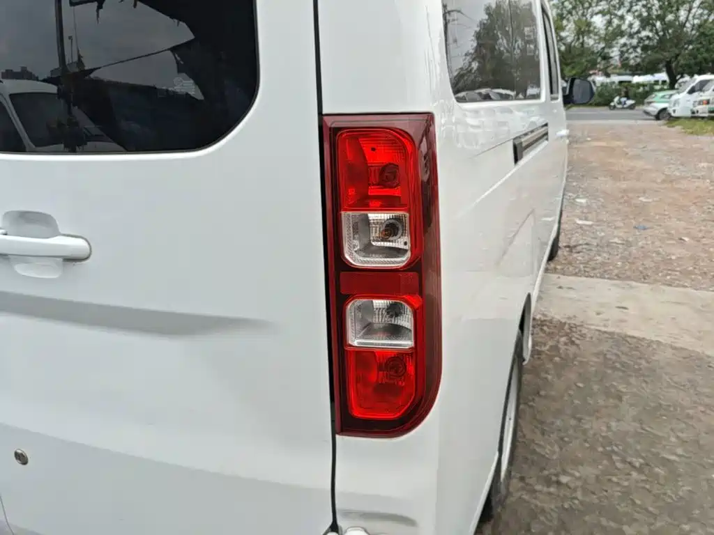 Wuling Yangguang — миниатюра 8