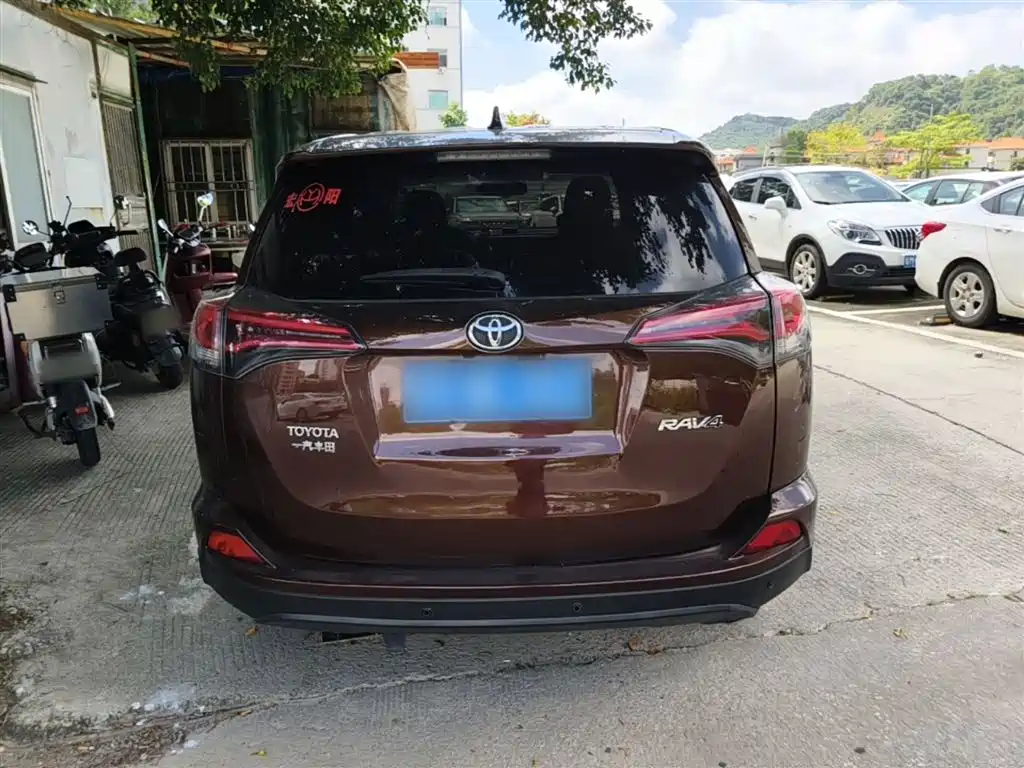 Toyota RAV4 2016 2.0L CVT V