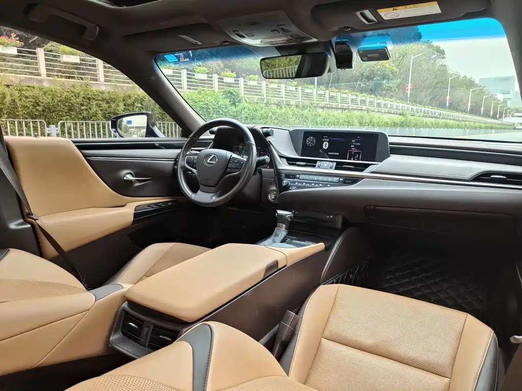 Lexus ES 2018 200 V