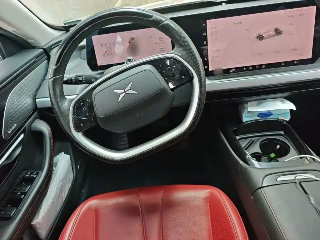 XPeng P7 — миниатюра 11