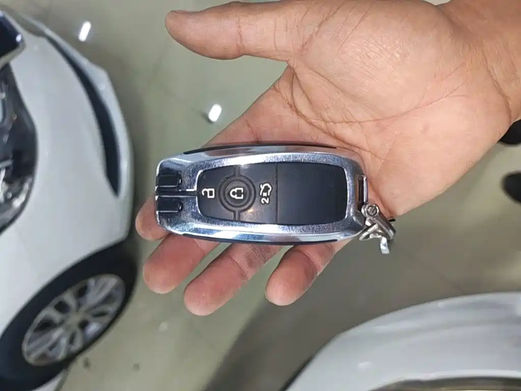 Ford Mondeo — миниатюра 9