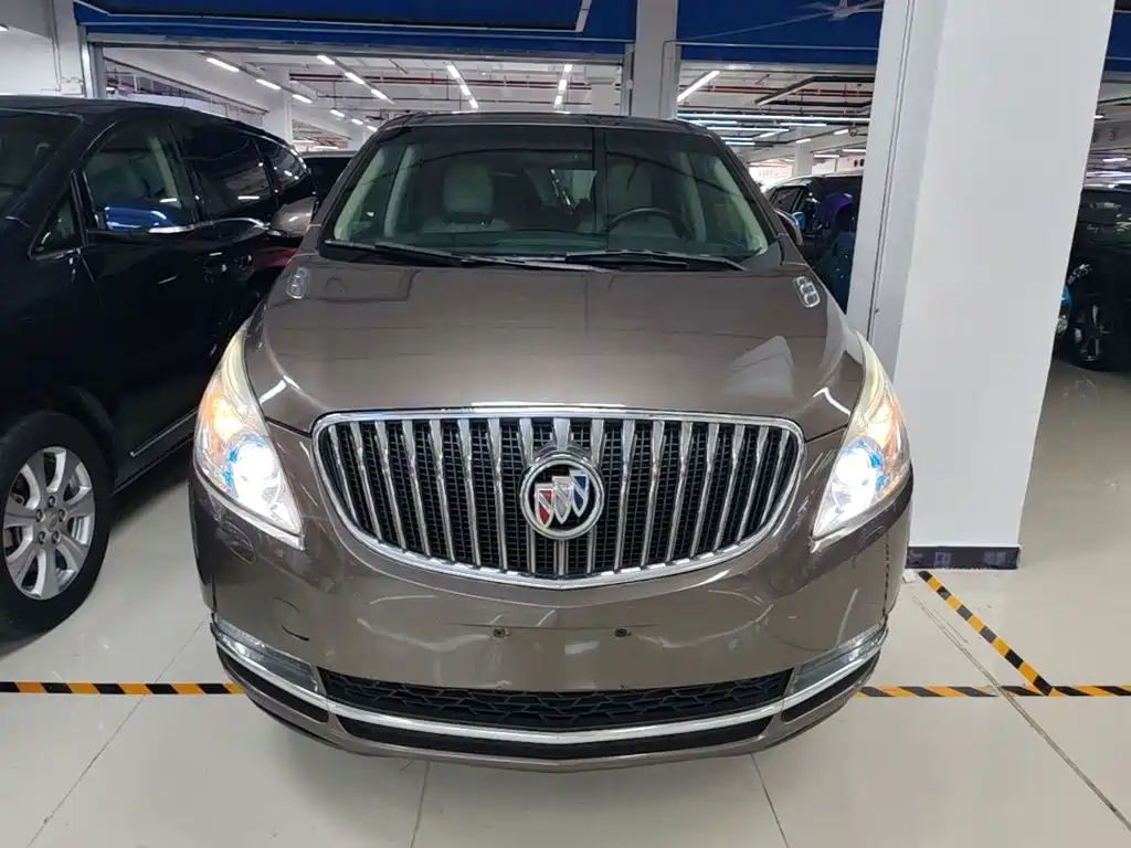 Buick GL8 — миниатюра 3