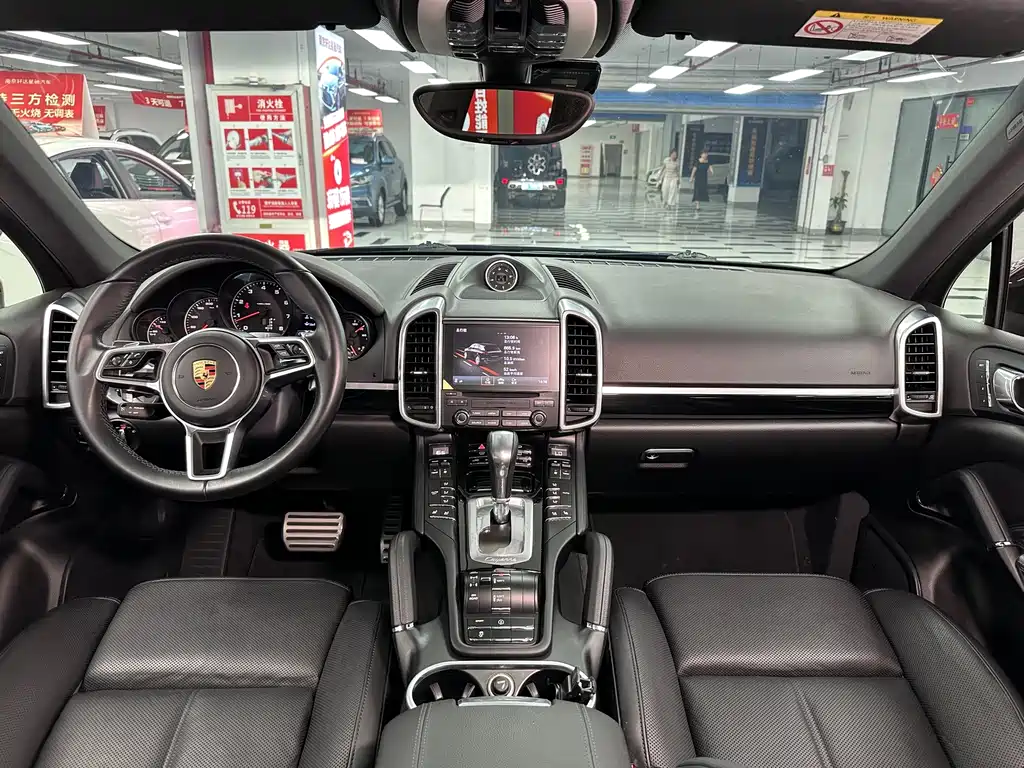 Porsche Cayenne — миниатюра 20