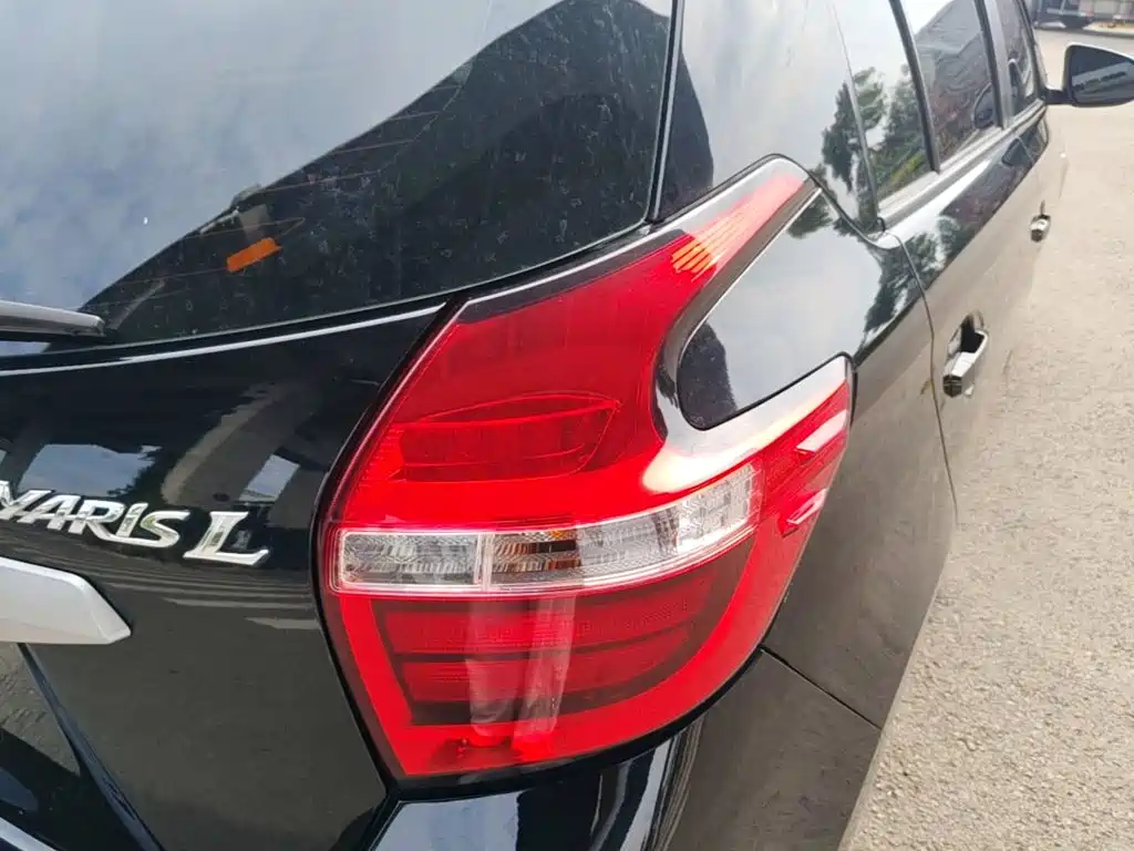 Toyota Yaris L — миниатюра 8