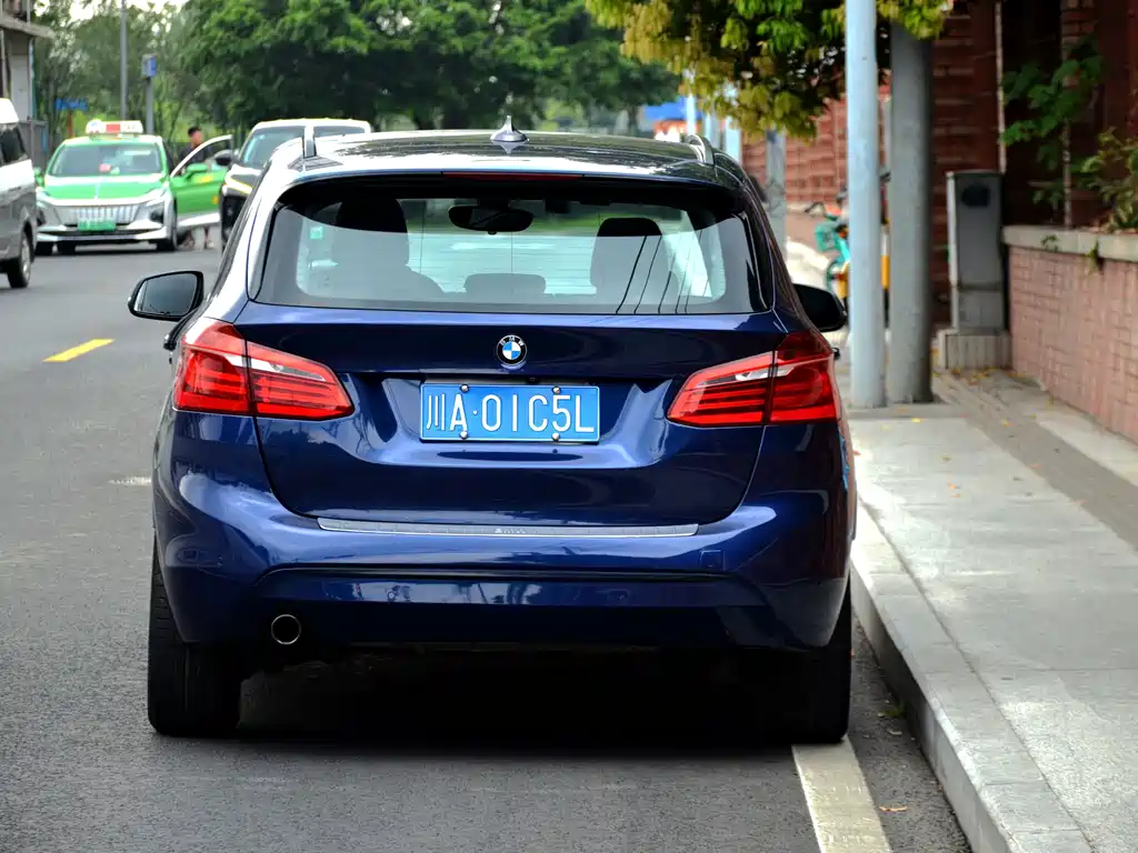 BMW 2 Series Active Tourer (Import) — миниатюра 5