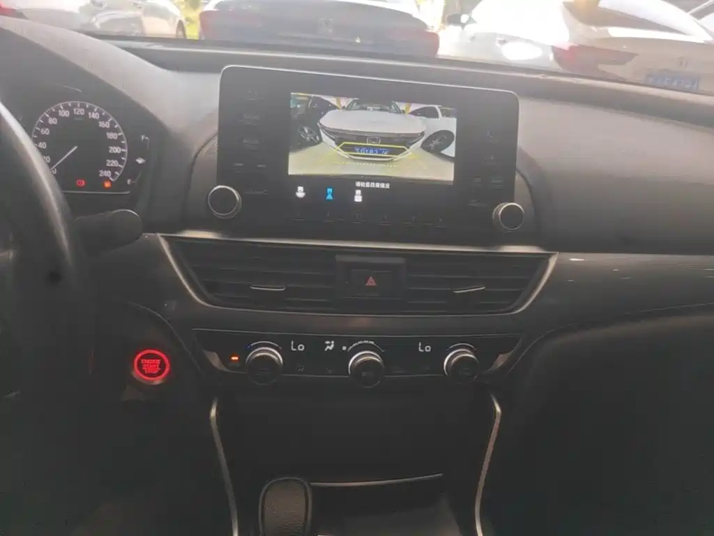 Honda Accord — миниатюра 13