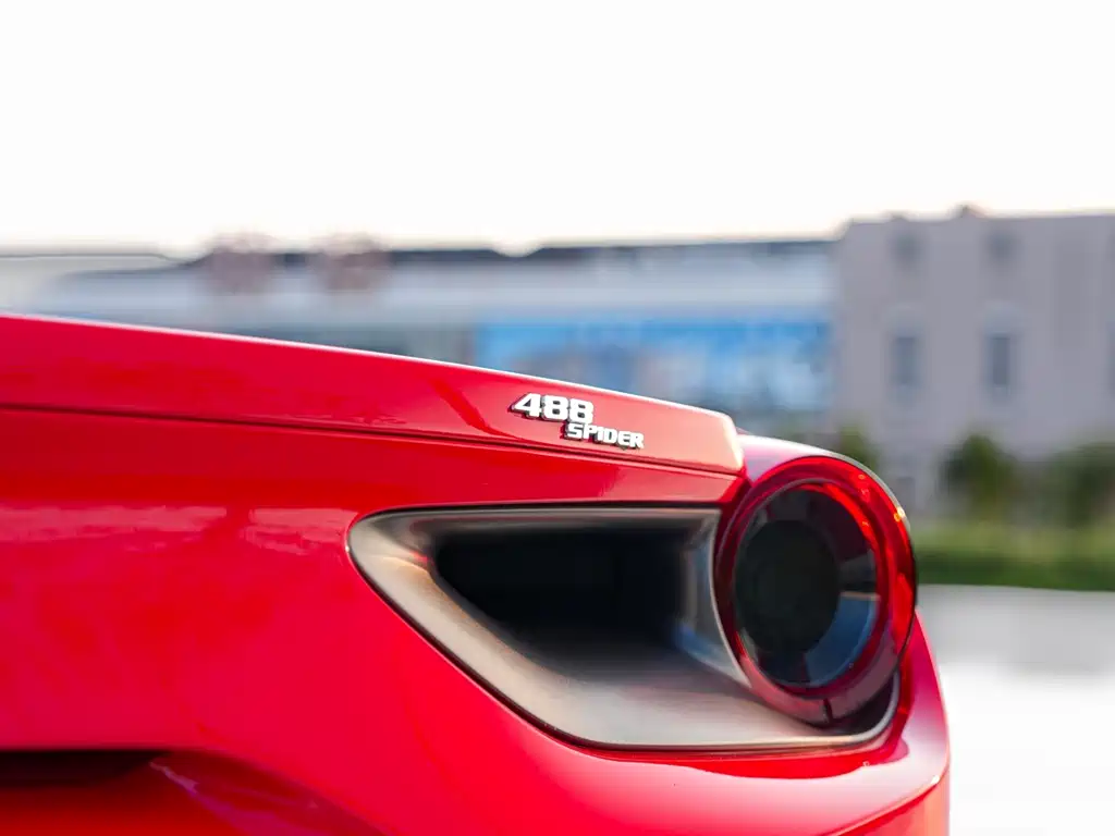 Ferrari 488 — миниатюра 11