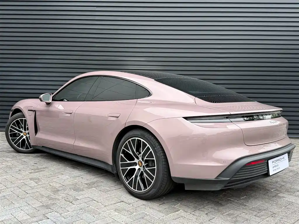 Porsche Taycan — миниатюра 4