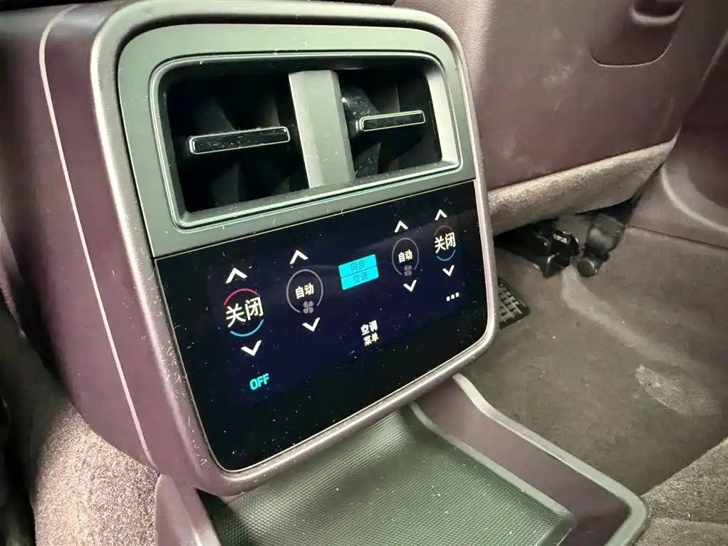 Porsche Taycan — миниатюра 12