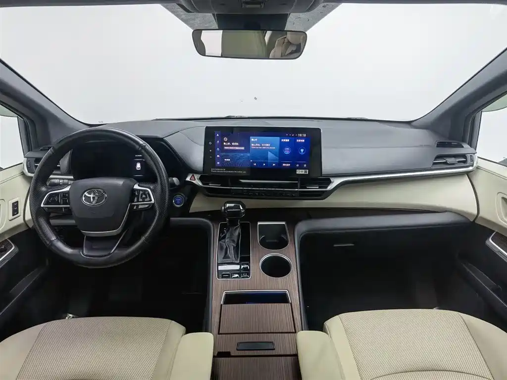 Toyota Granvia 2022 2.5L Luxury