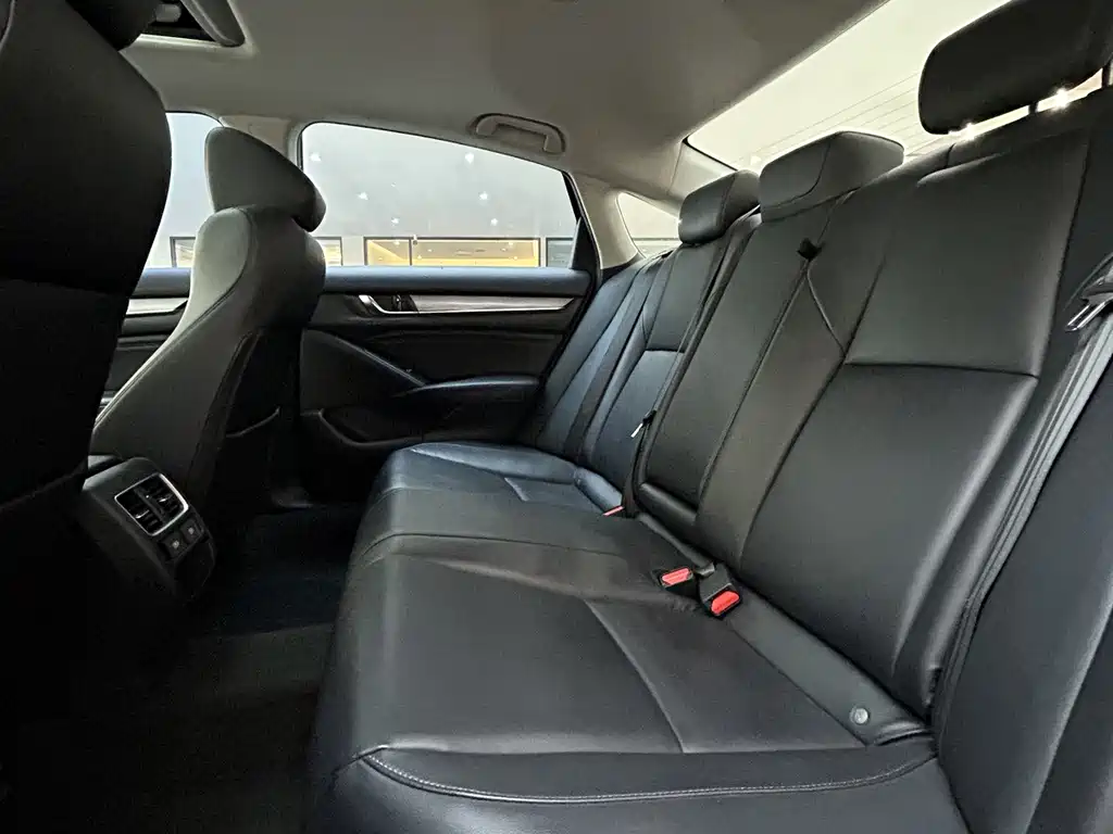 Honda Accord — миниатюра 14