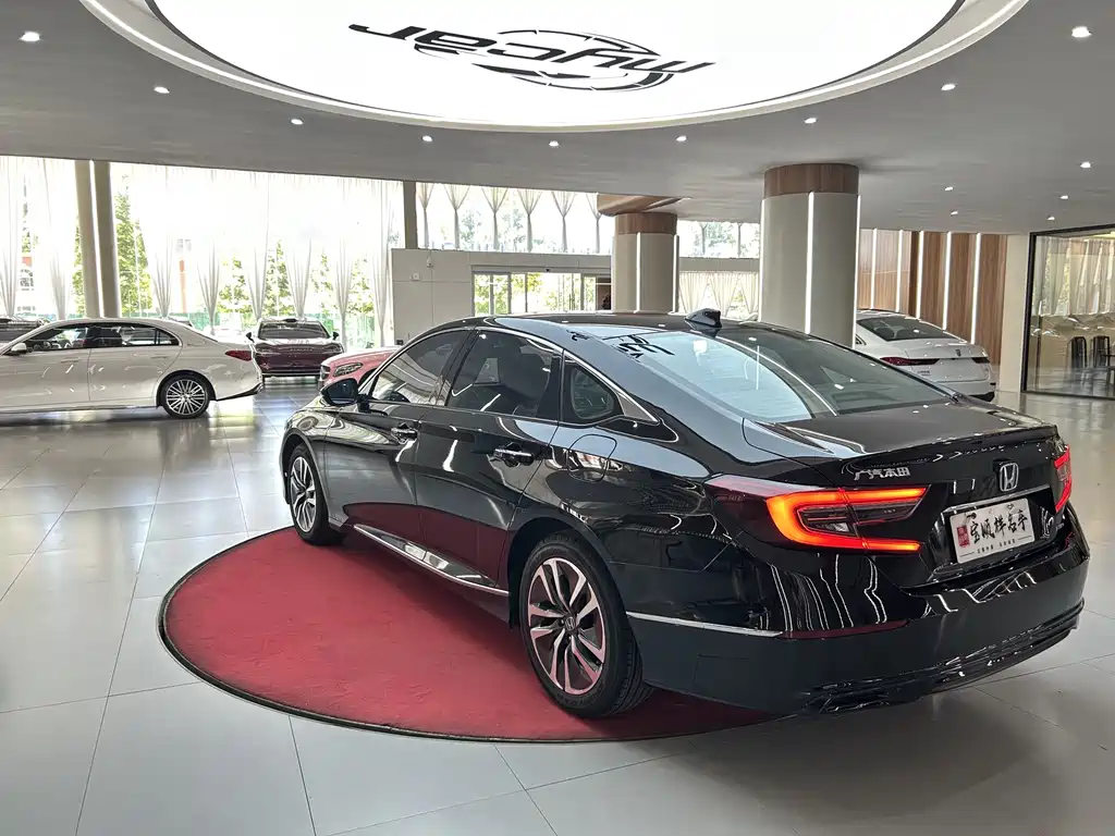 Honda Accord — миниатюра 7