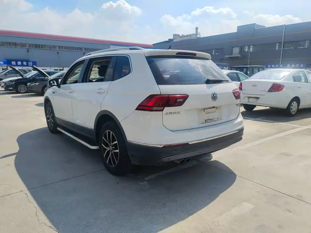 Volkswagen Tiguan L — миниатюра 4
