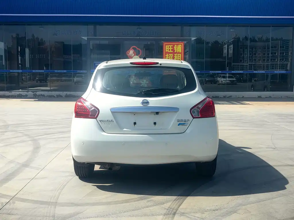 Nissan Tiida — миниатюра 8