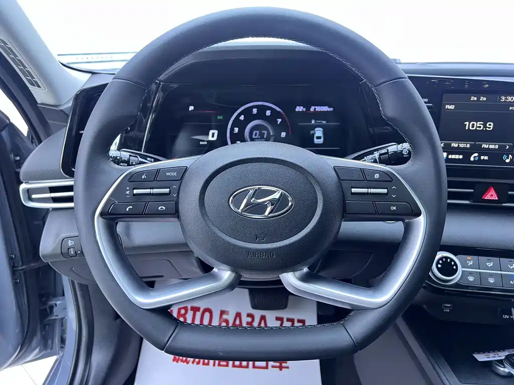 Hyundai Elantra — миниатюра 11