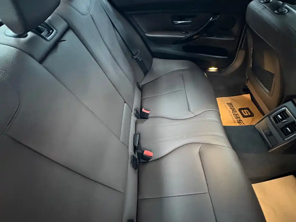 BMW 3 Series — миниатюра 11