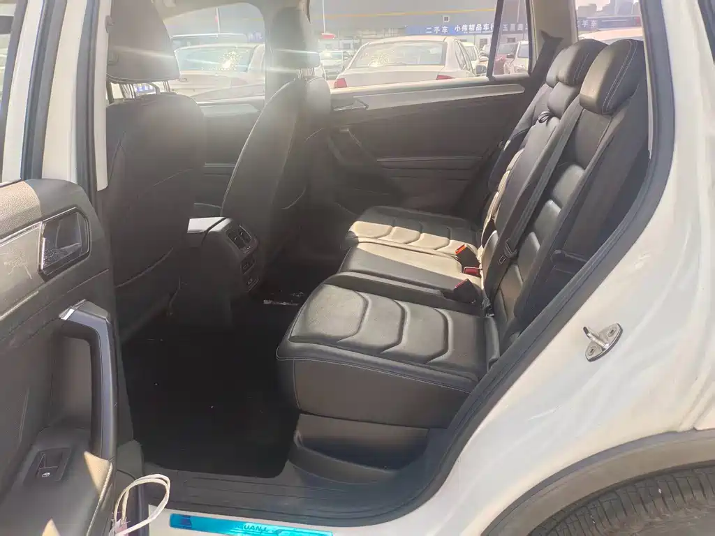 Volkswagen Tiguan L — миниатюра 6