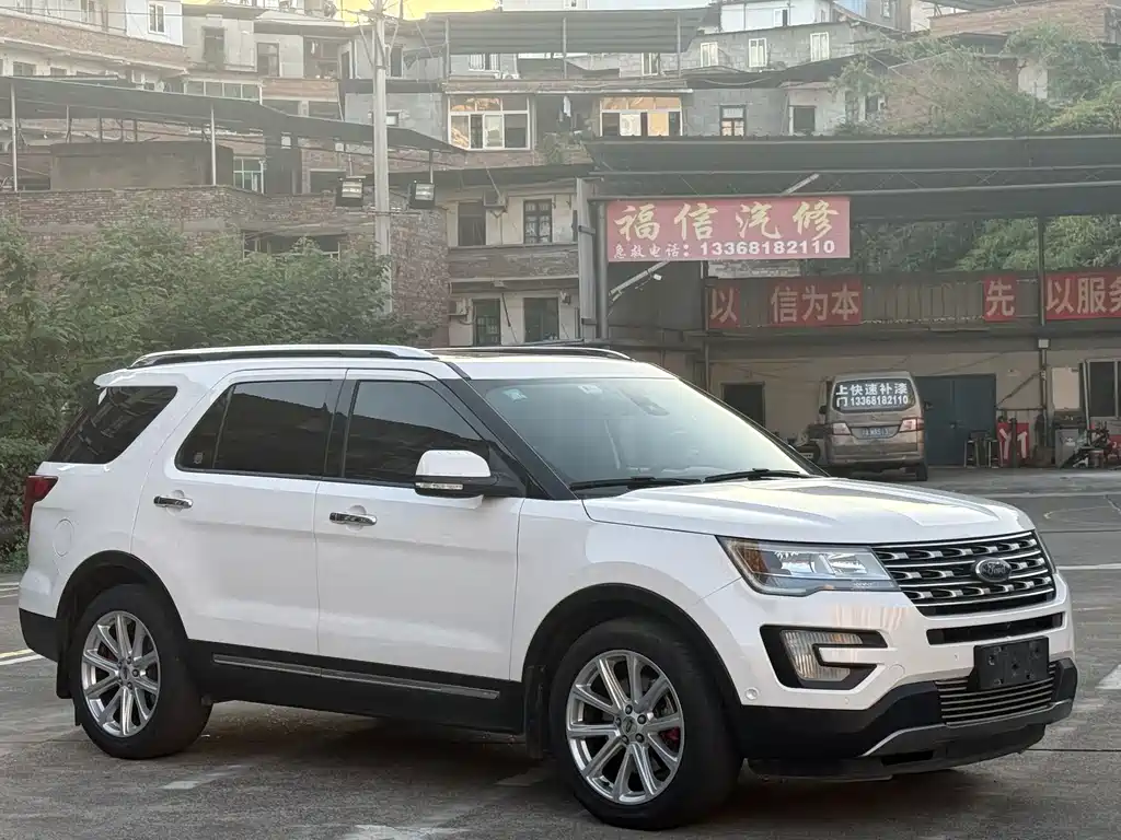 Ford Explorer (Import) — миниатюра 3