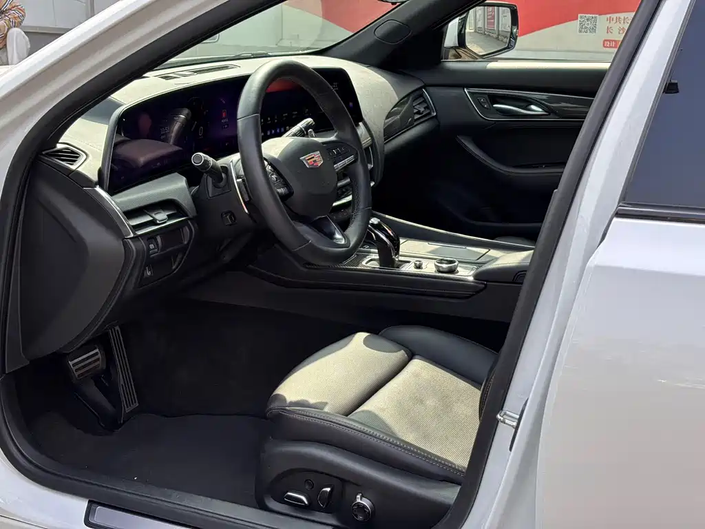 Cadillac CT5 — миниатюра 4