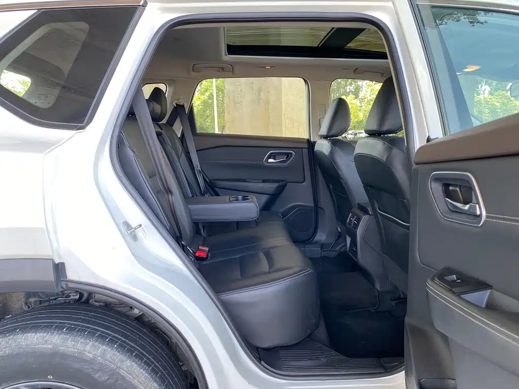 Nissan X-Trail — миниатюра 18