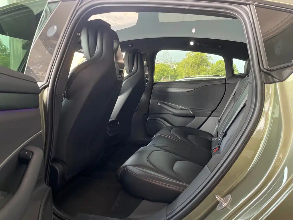 XIAOMI CAR XIAOMI SU7