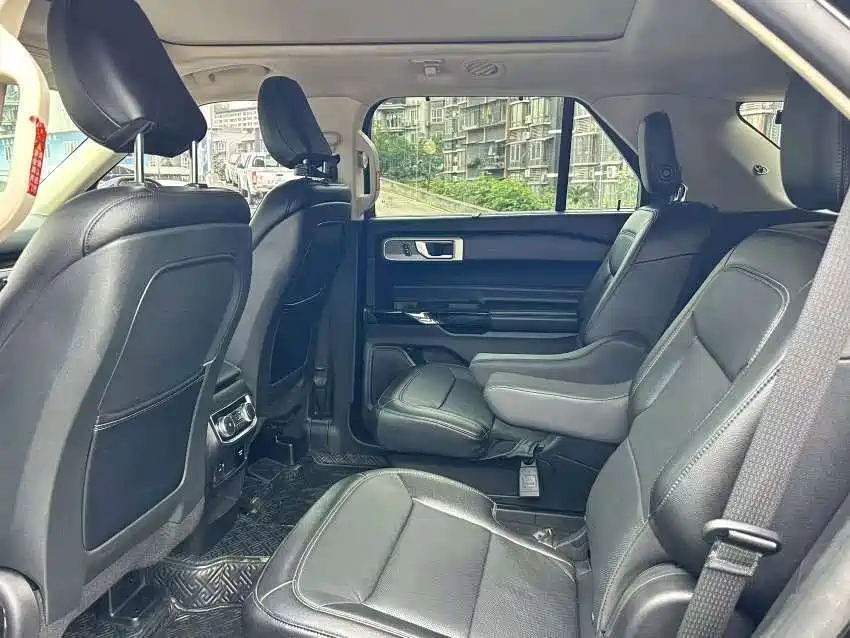 Ford Explorer — миниатюра 9