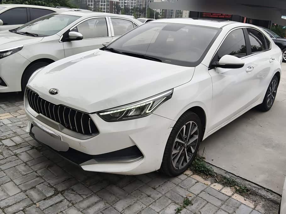 Kia K3 1.5 л 2021 г. Белый, пробег 30200 км