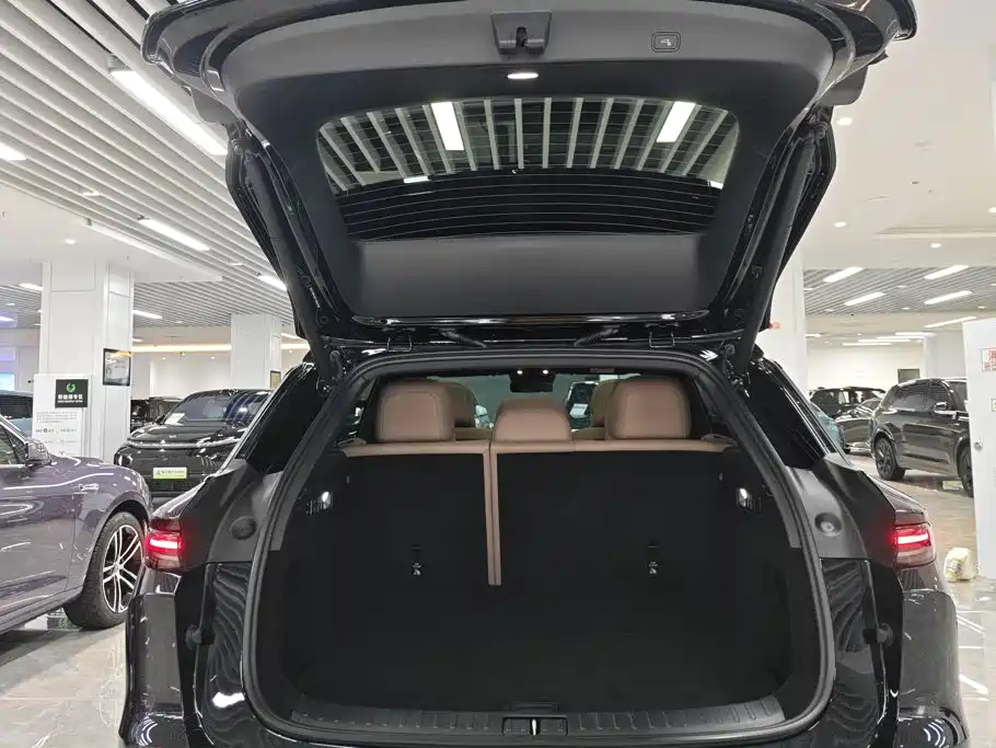 Li Auto Идеальный i6 — миниатюра 4