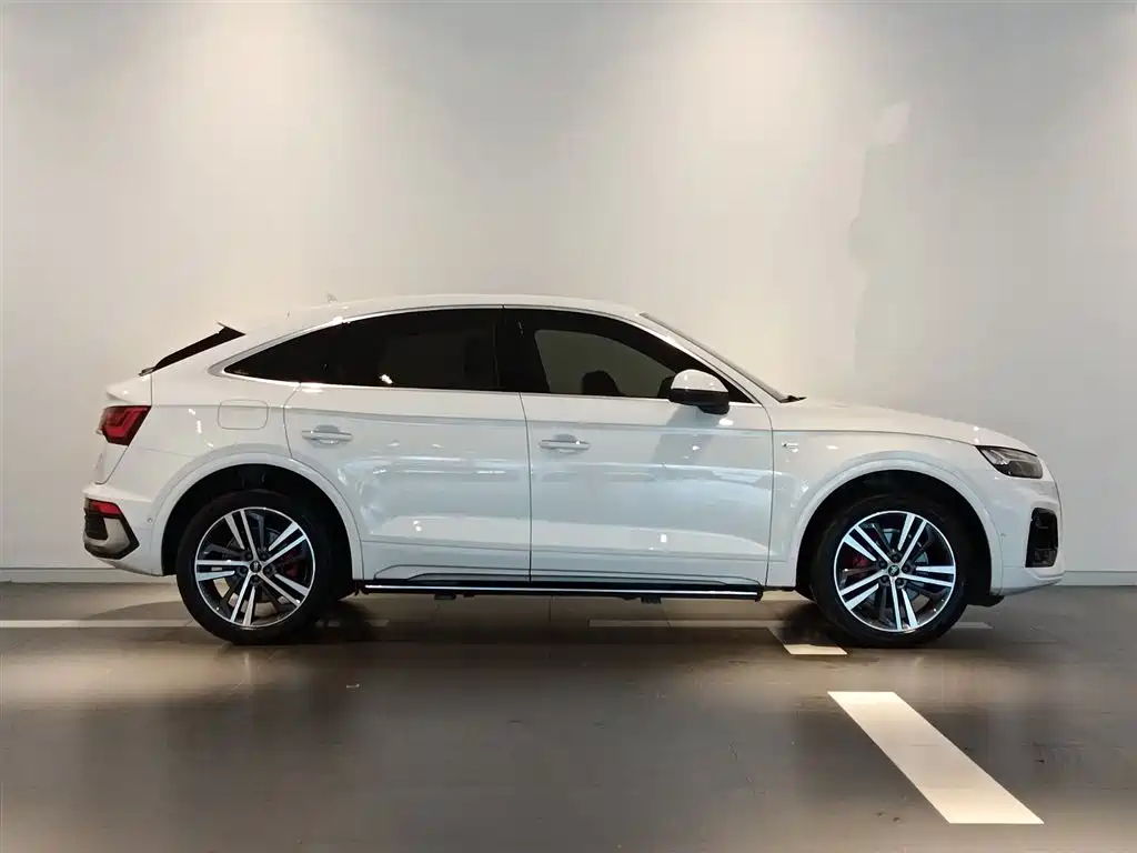 Audi Q5L Sportback — миниатюра 3