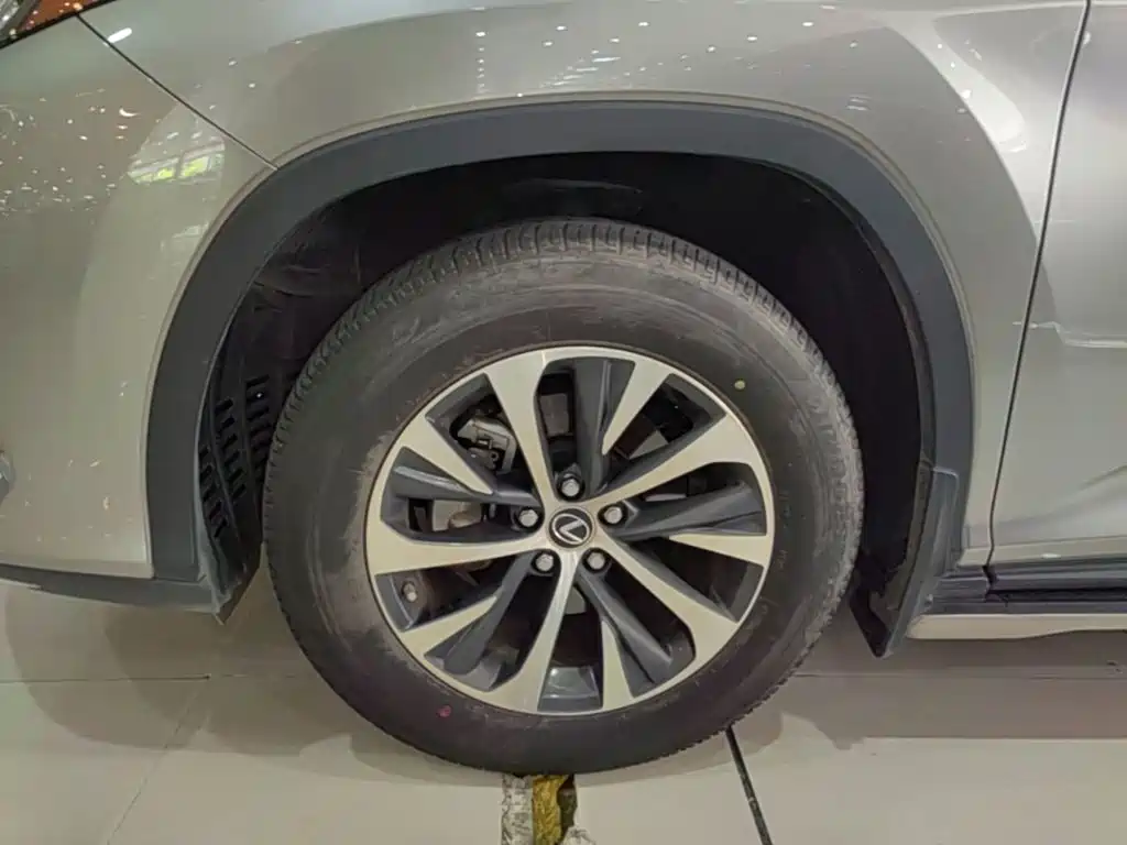 Lexus RX — миниатюра 23