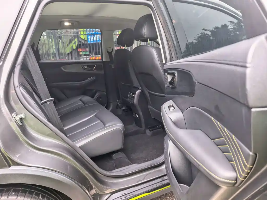 Roewe RX5 — миниатюра 13
