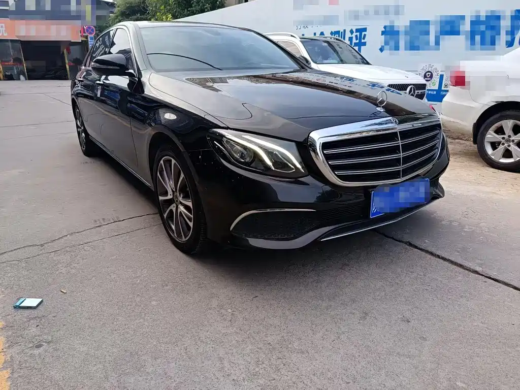 MERCEDES-BENZ E CLASS