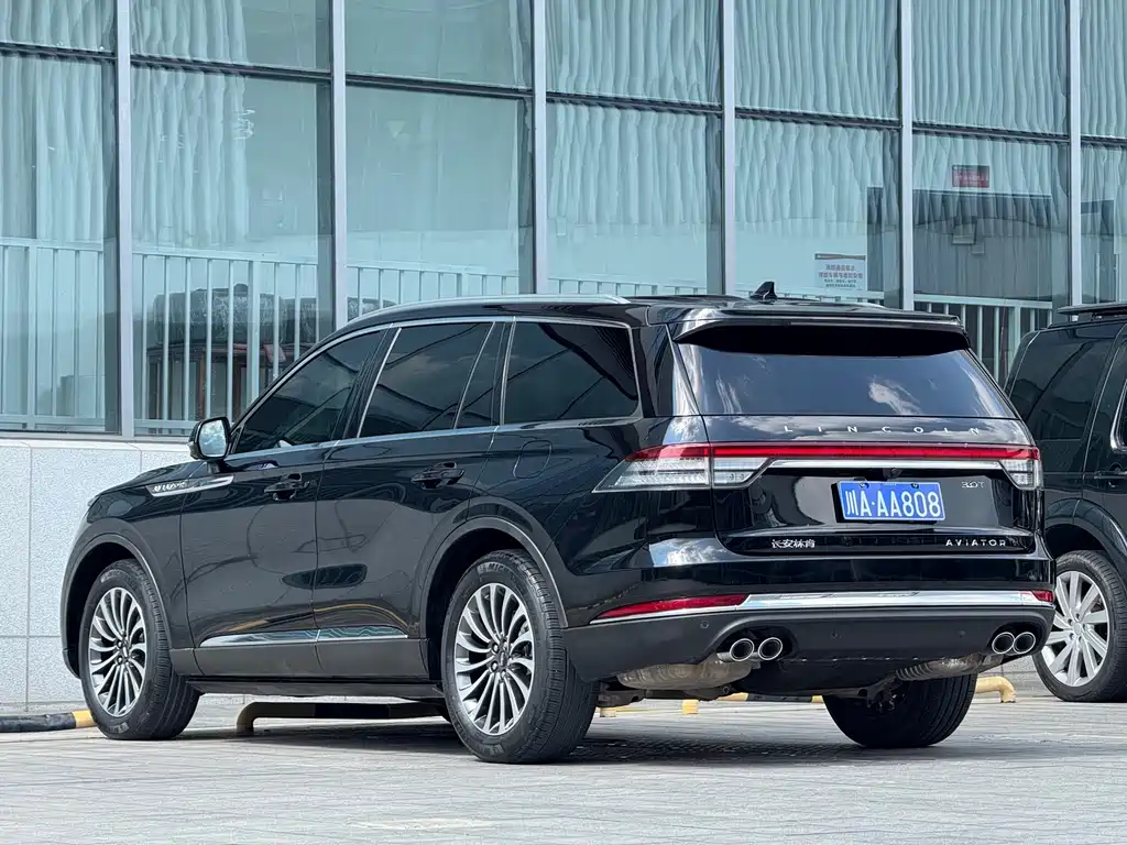 Lincoln Aviator — миниатюра 4