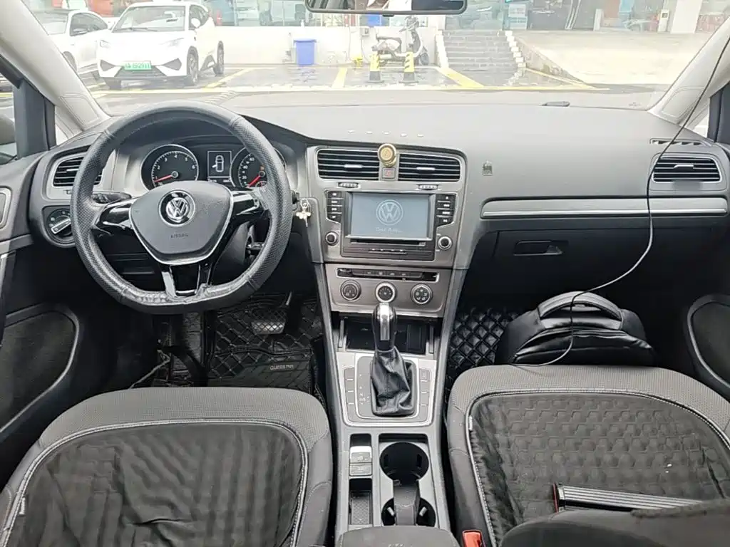 Volkswagen Golf — миниатюра 10