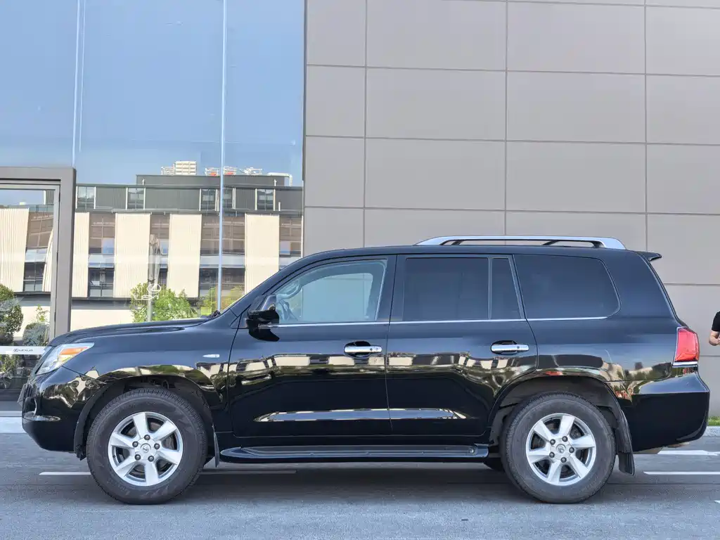 Lexus LX — миниатюра 4