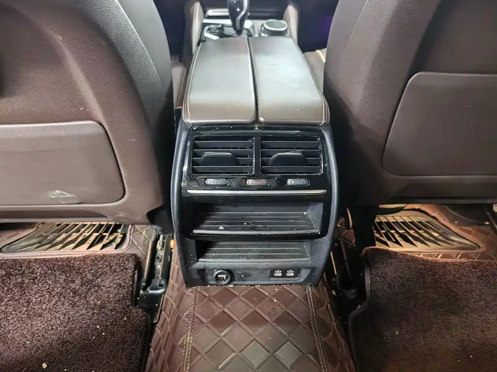 BMW 5 Series — миниатюра 14