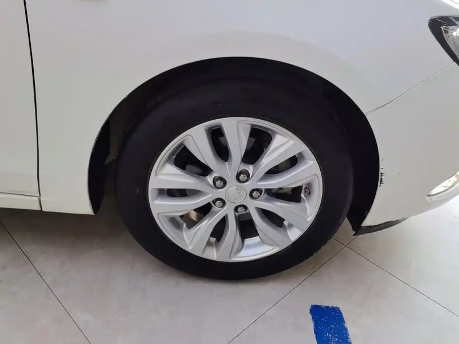 Buick Excelle — миниатюра 6