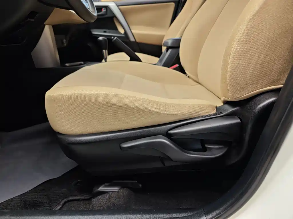 Toyota RAV4 2016 2.0L CVT V