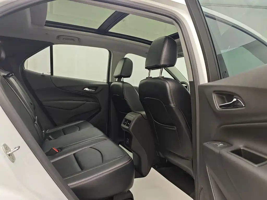 Chevrolet Equinox — миниатюра 19