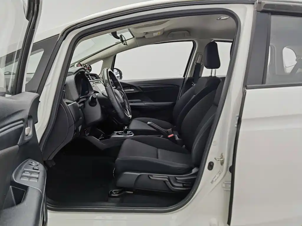 Honda Fit — миниатюра 10