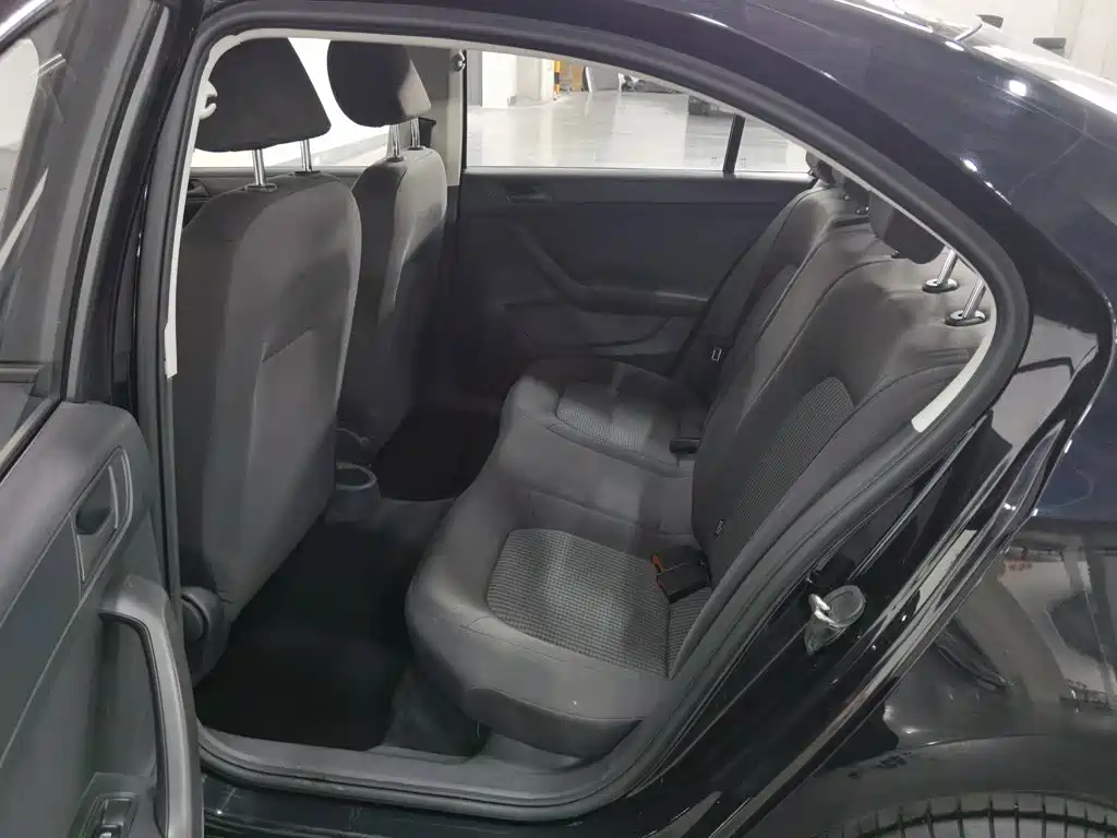 Volkswagen Santana — миниатюра 15