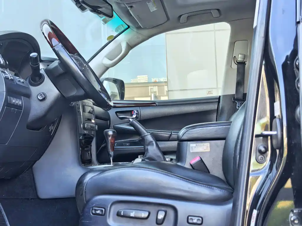 Lexus LX — миниатюра 5