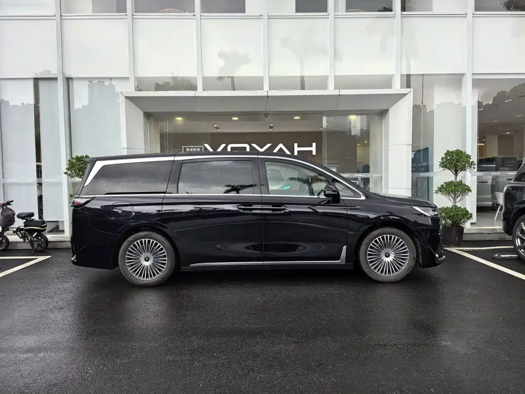 VOYAH Dreamer — миниатюра 9