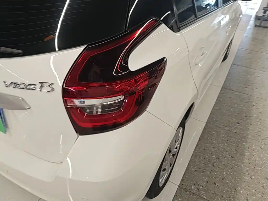 Toyota Vios FS — миниатюра 8