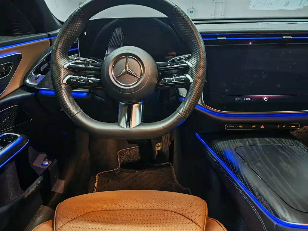 Mercedes-Benz E-Class — миниатюра 5