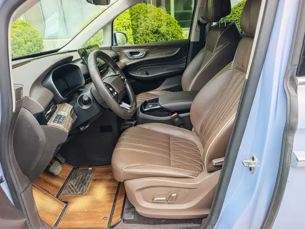 Roewe iMAX8 New Energy — миниатюра 5